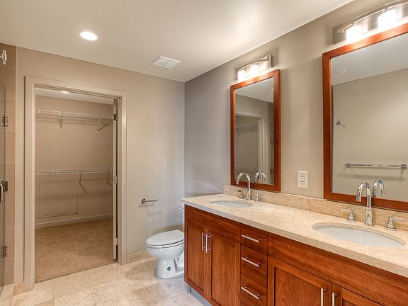 3rd image of 1515 Dock St #Penthouse 905