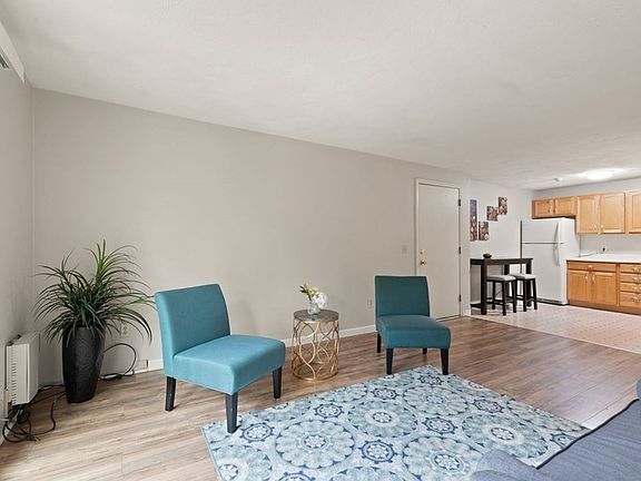 4th image of 9 Kenmar Dr Unit 18