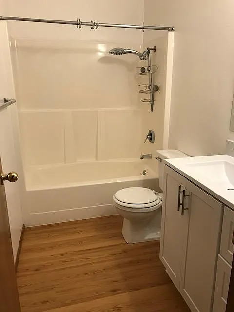 2 bed, 1000 sqft, $1,875 — Photo 2