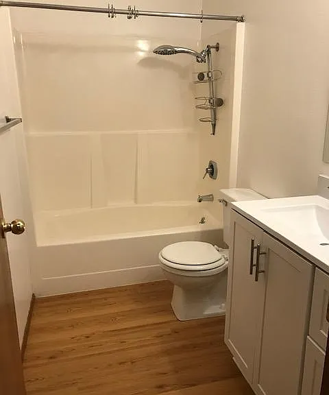5028 11th Ave NE #25 — Photo 1