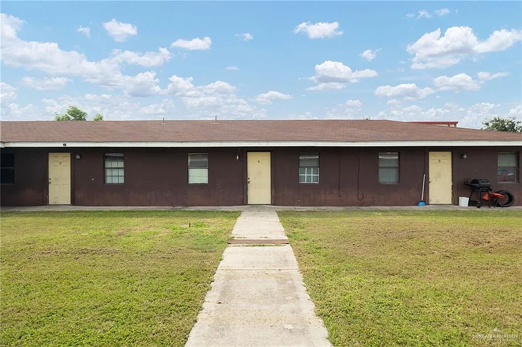 2 bed, 1.0 bath, 750 sqft, $750 — Photo 2