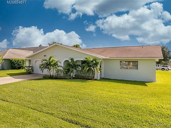 2nd image of 2561 SW Cameo Blvd