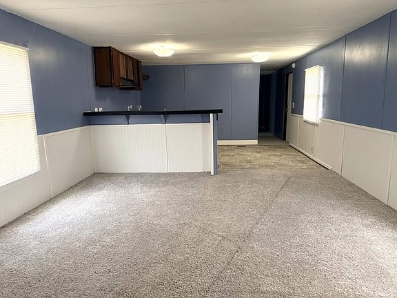 2nd image of 607 Reams Ln #607
