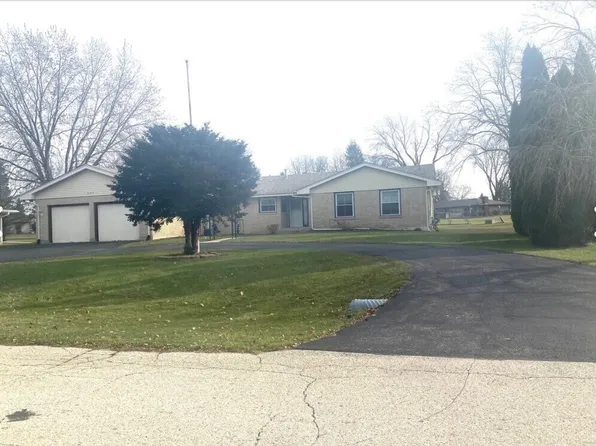 8105 Cloverdale Ln, Rockford, IL 61107