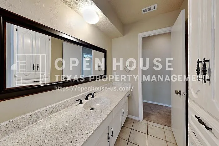2304 Tamarisk Dr — Photo 16