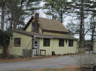 25 Edgewood Rd, Carver, MA 02330