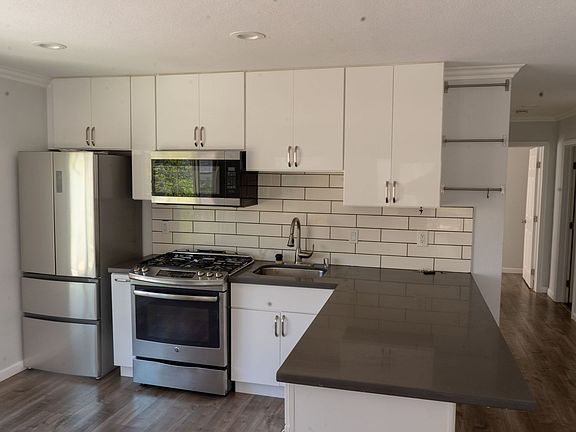 5th image of 2912 14th Ave APT 101