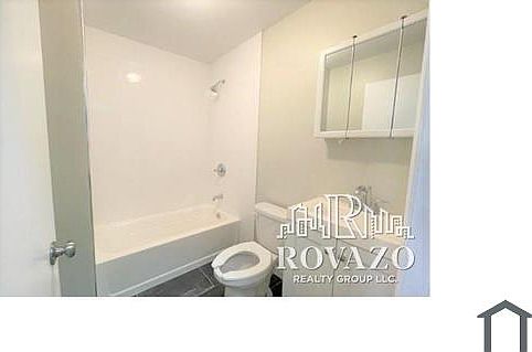 3rd image of 374 Avon Ave Floor 1