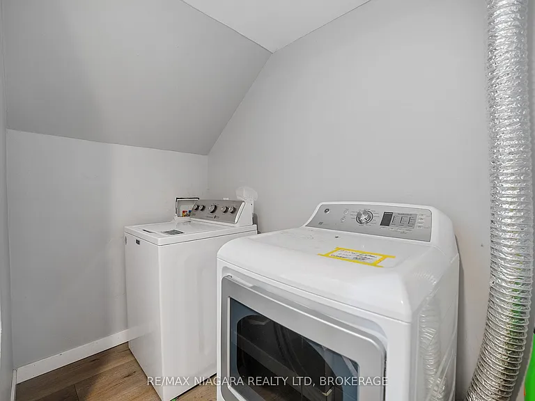 34 Saint George St #BASEMENT — Photo 16