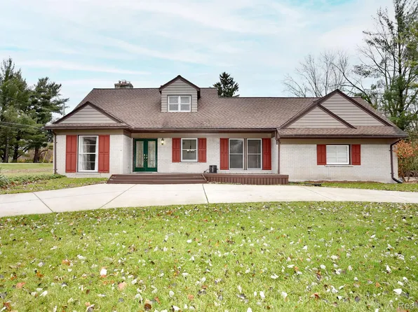 32600 Westlady Dr, Beverly Hills, MI 48025