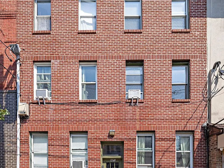 421 Adams St #2R — Photo 17
