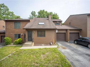 33 Hilltop Cir, Fishkill, NY