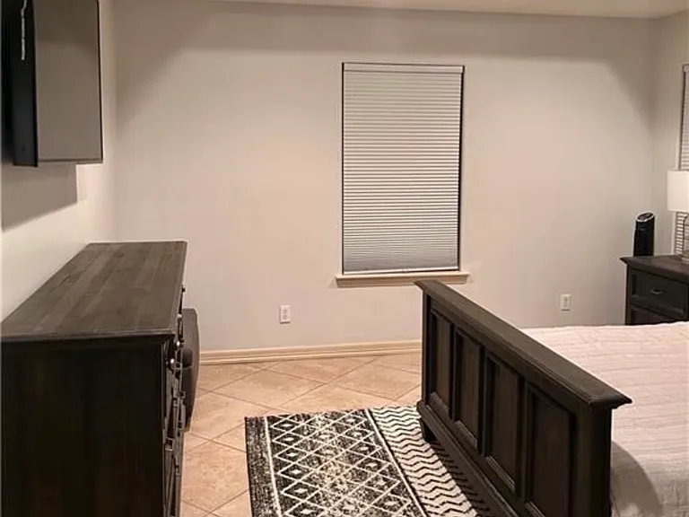 1405 Pheasant Dr — Photo 10