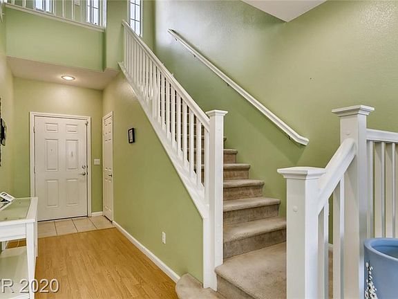 5th image of 9568 Whiptail St