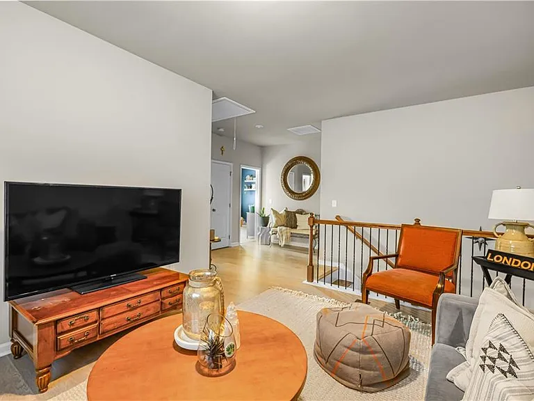 3185 Andover Trl — Photo 32