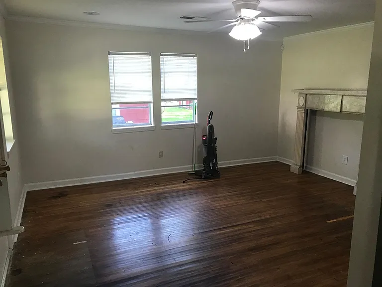 104 Johnson St — Photo 3