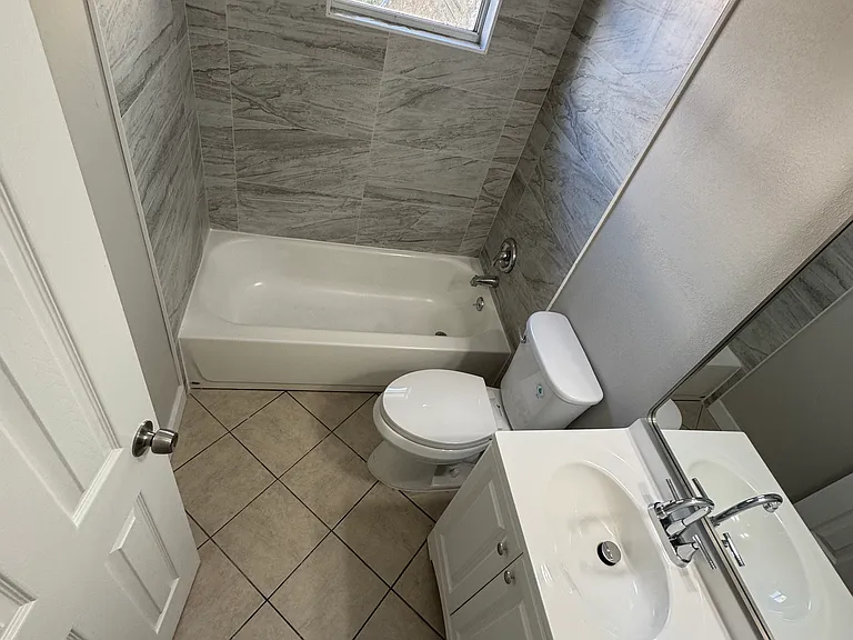 1418 18th Avenue Dr W — Photo 5