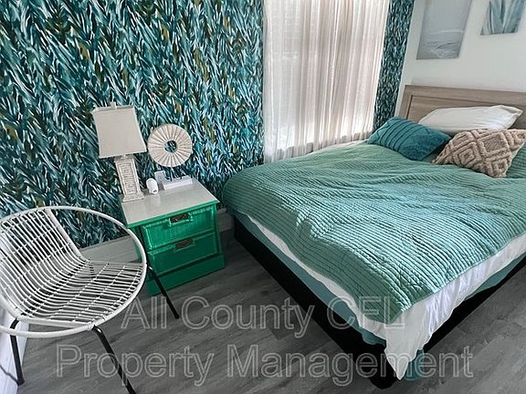 4th image of 1501 Woodward St #2