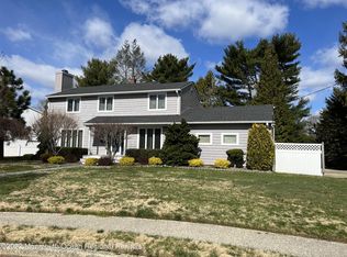 9 Abis Pl, Oakhurst, NJ 07755