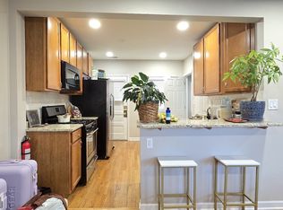 102 Washington Blvd #2E, Oak Park, IL 60302