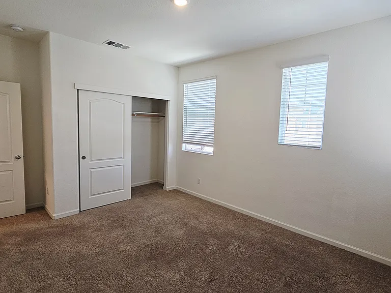 5444 Gallier Loop — Photo 28