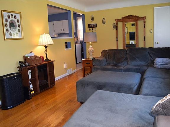 5th image of 71 Meadowbrook Ave