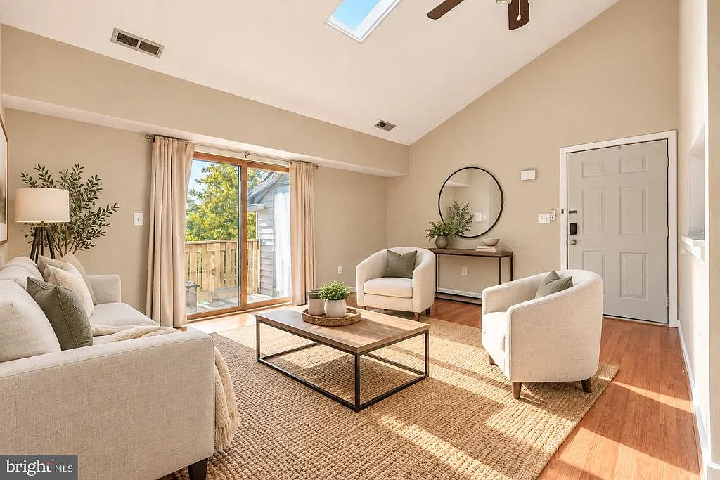 1 bed, 1.0 bath, 667 sqft, $2,000 — Photo 3