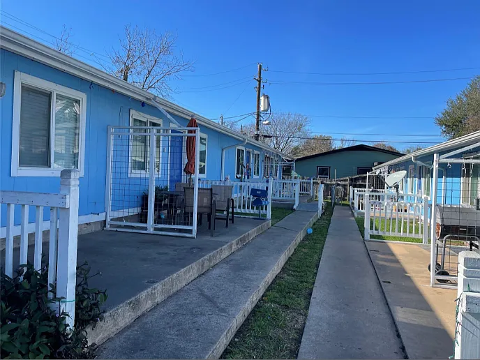 Building Photo - 8208 Sam Rayburn Dr #D