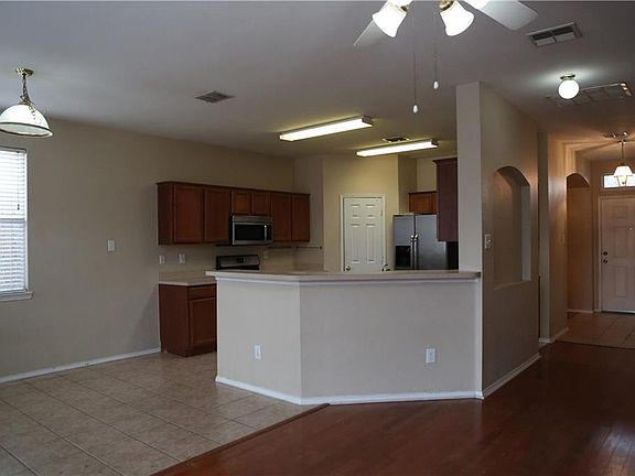 5th image of 12961 Honey Locust Cir