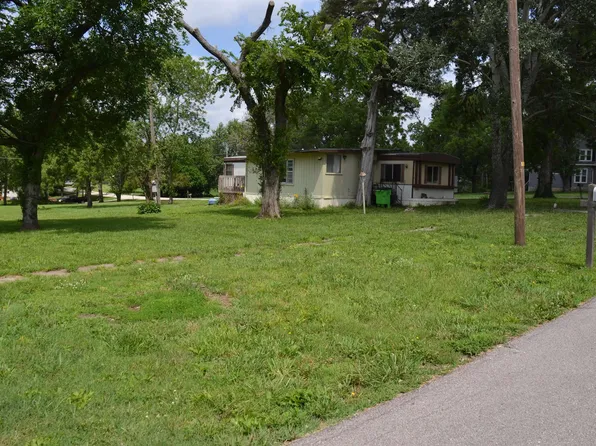 830 Jefferson St, Lyndon, KS 66451