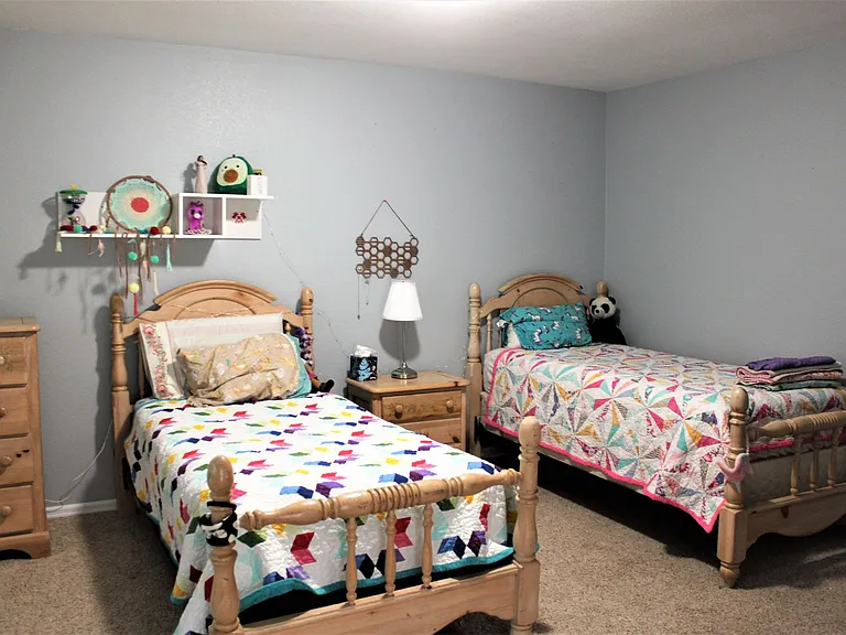 7665 Chancellor Dr — Photo 32