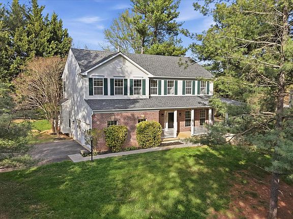 2nd image of 17550 Deavers Ct
