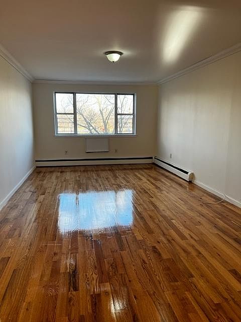 1st image of 607 Hollywood Ave APT 2
