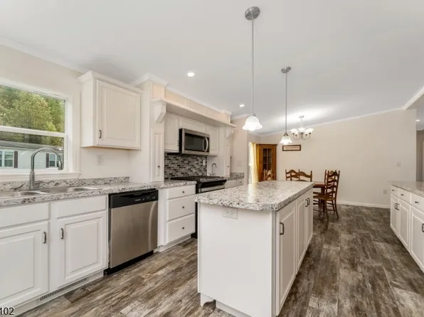 121 New St, Oxford Twp., NJ 07863