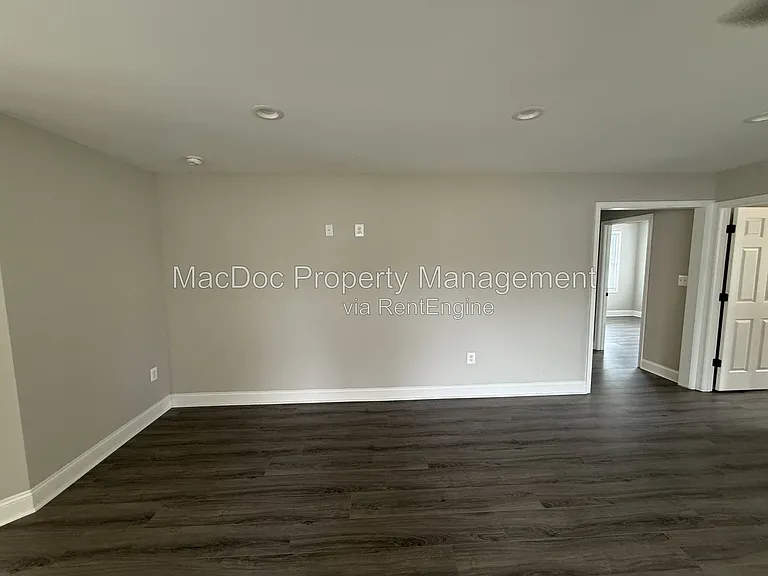 77 Lakeview Dr — Photo 7