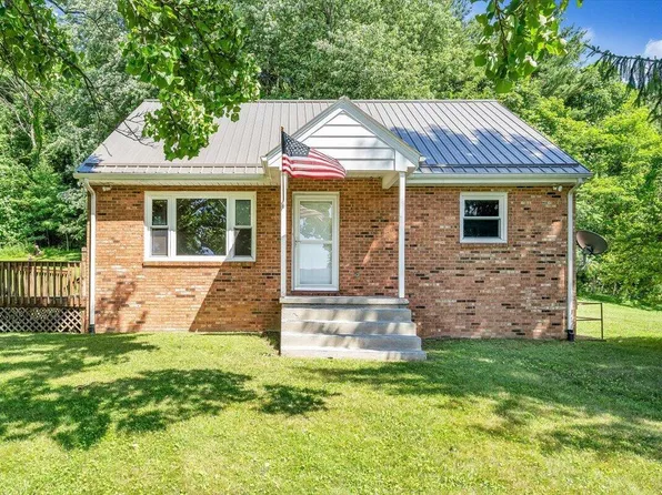 9947 Slings Gap Rd, Bent Mountain, VA 24059