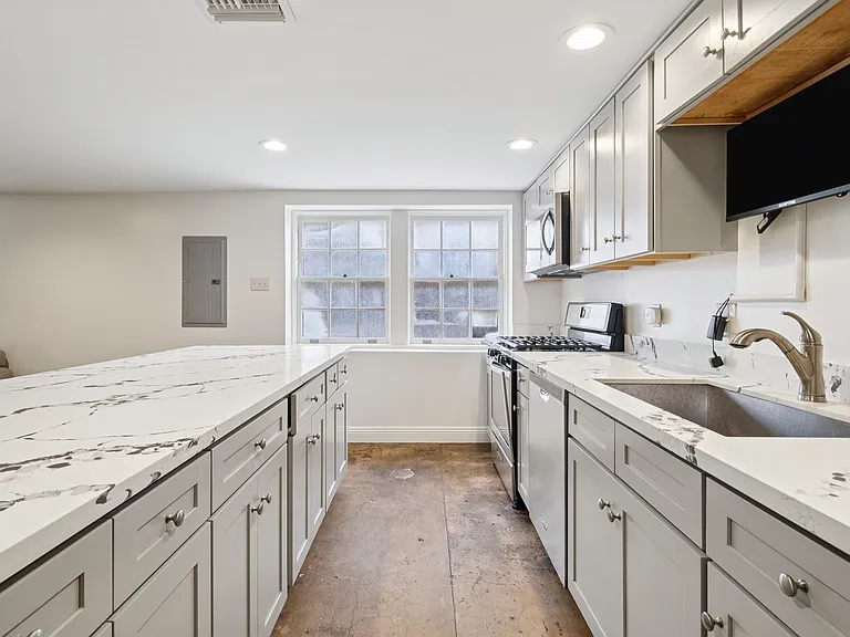 1410 Broadway St #D — Photo 4