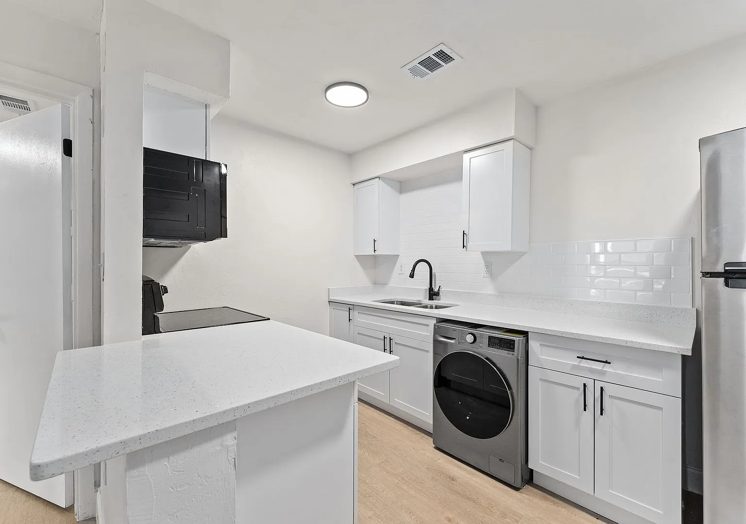 CenterPoint — Photo 2