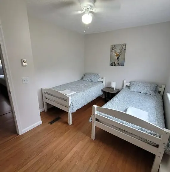 762 Stony Mountain Rd — Photo 2