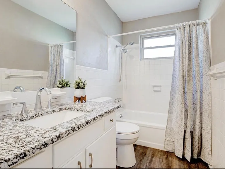 1428 Laurel Ln — Photo 10