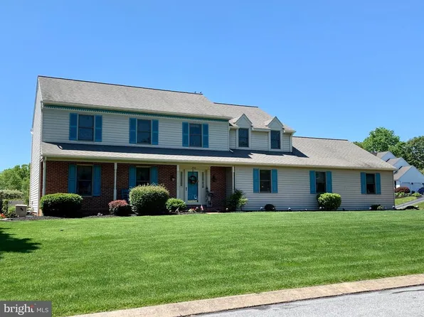 702 Woodhall Dr, Willow Street, PA 17584