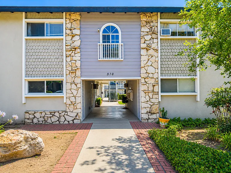 310 W Mountain View Ave #F — Photo 15