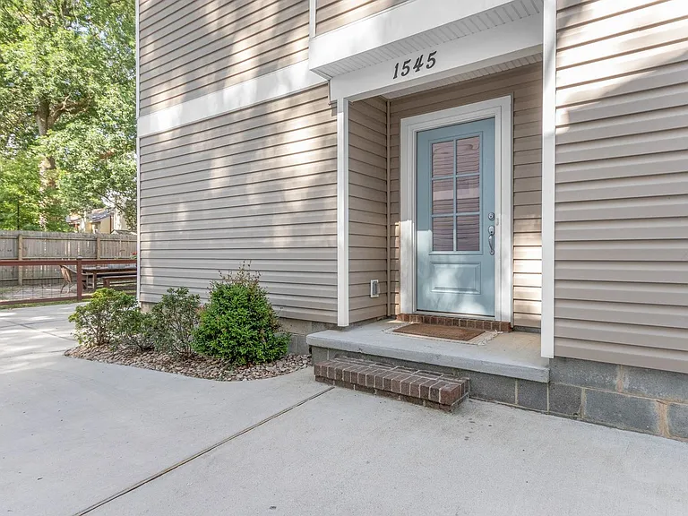 1545 Ocean Garden St — Photo 31