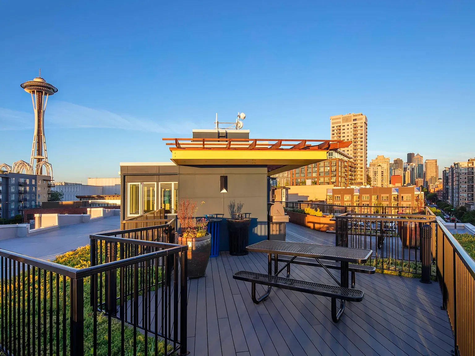 Minnie Flats | 101 Denny Way, Seattle, WA 98109 — Photo 4