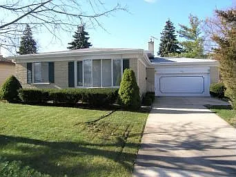 1010 S Villa Ave photo 1