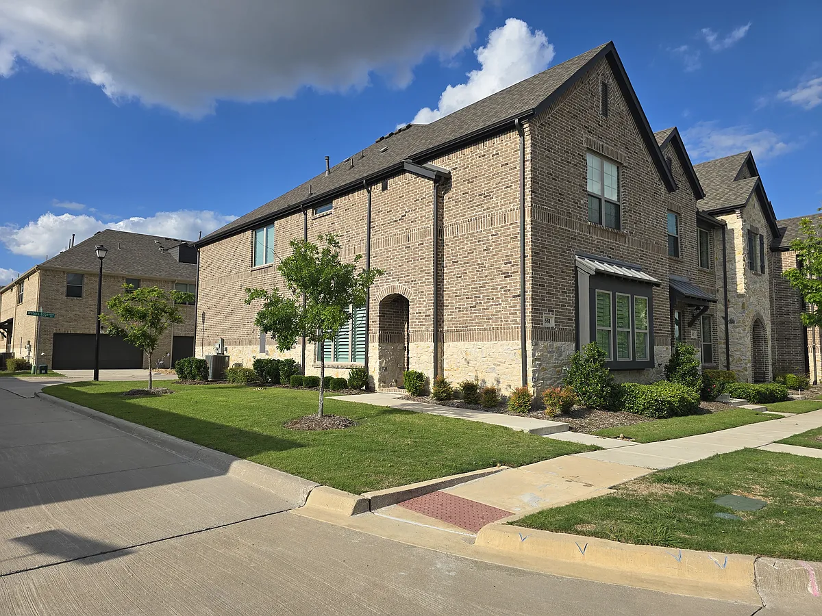Building Photo - 681 Vista Oaks Rd