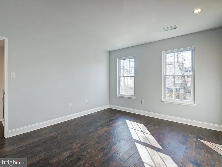5 Climbing Ivy Ct — Photo 33