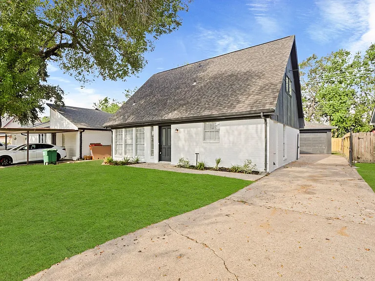 13238 Townwood Dr — Photo 2