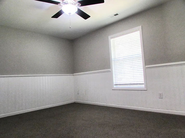 106 Yorkshire Dr — Photo 13