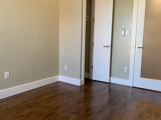 Rented by Premier Metro Realty Corp | media 28